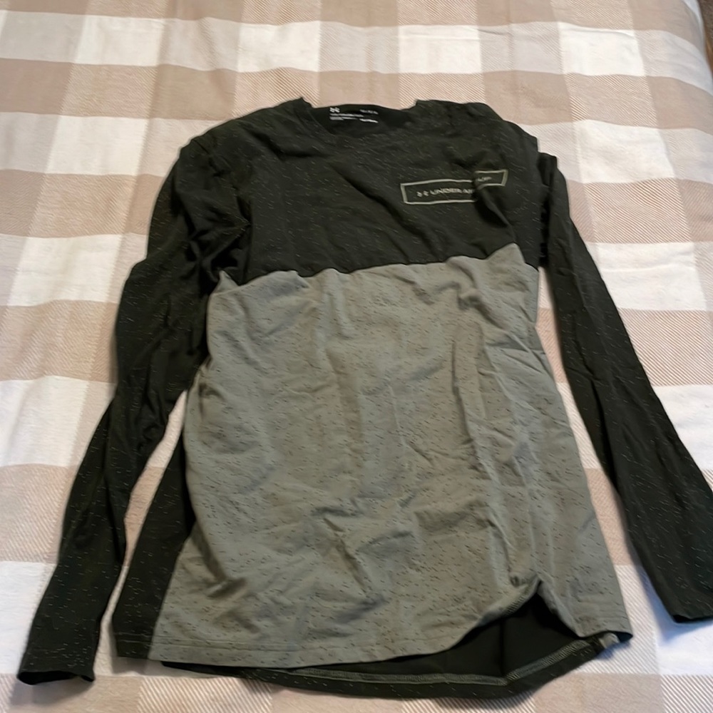 Under armour long sleeve T-shirt